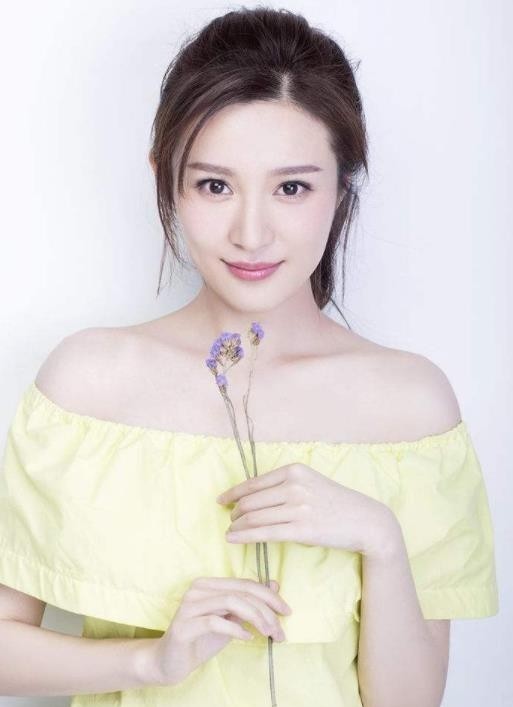 邬靖靖个人简介(四大美人邬靖靖) 邬靖靖 个人 第4张