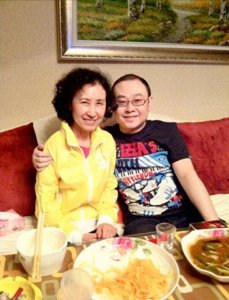 ​刀郎：母亲和大女儿，是我最愧疚的两个女人