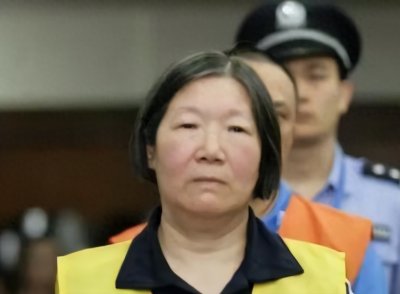 ​广东“女色虎”李启红：敛财1983万女婿变情人，把女儿送进疯人院
