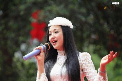 ​杨钰莹为什么要退出娱乐圈，背后的原因太心酸了