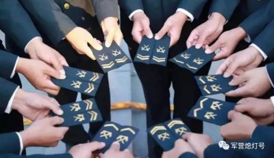 ​走义务兵好还是走直招士官好？