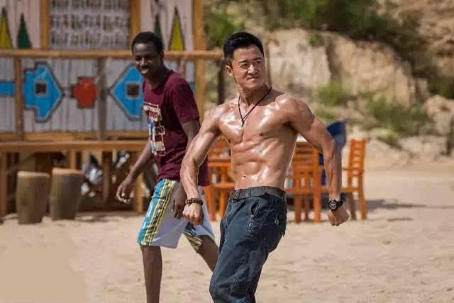 《上海堡垒》豆瓣3.2分，这15条神评论让人笑出腹肌