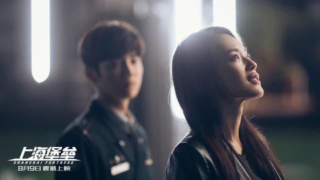 《上海堡垒》豆瓣3.2分，这15条神评论让人笑出腹肌