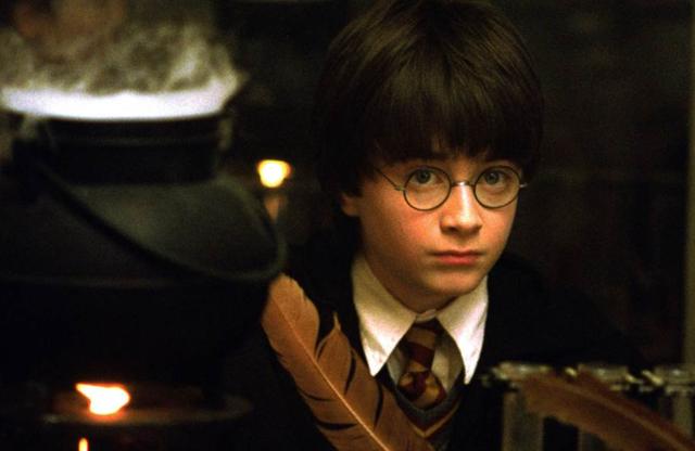 哈利波特的男主角今年多大了（哈利波特男主公布暗恋对象）(1)