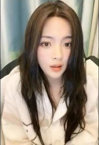 ​杨超越回应直播言论：真的就是玩笑话