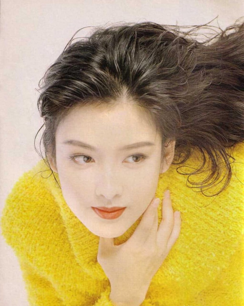 周慧敏岁月不留痕依旧好靓（冻龄30年女神替防疫加油）