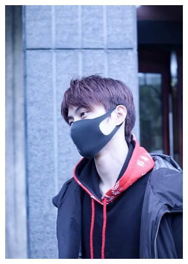 还记得《青你》的陈涛吗？如今通过上戏复试快要出道，还撞脸许凯