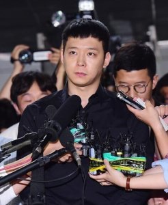 ​朴有天毒品检测成阴性，主动配合警方调查，打脸前女友黄荷娜
