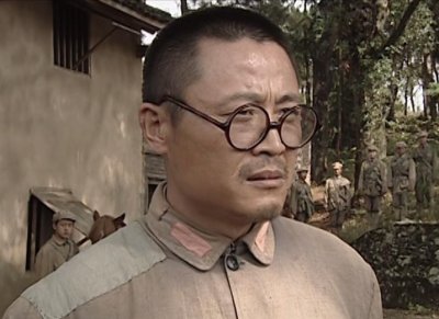 ​129师师长为何是刘伯承，而不是红四老首长徐向前？由三因素决定