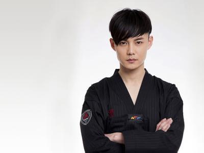 娱乐尹正整容前后照片对比图片 尹正儿时小时候照片 尹正的嘴好丑图片  1