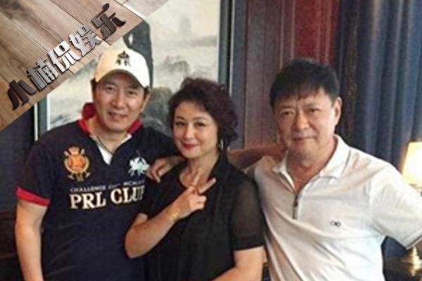 59岁迟志强全家近照曝光,曾因流氓罪入狱4年,又深陷假唱丑闻