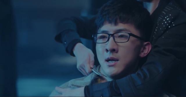 关于vr的动作电影（打着科幻旗号的爱情片）(25)