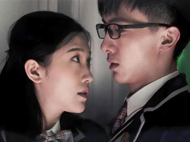 关于vr的动作电影（打着科幻旗号的爱情片）(43)