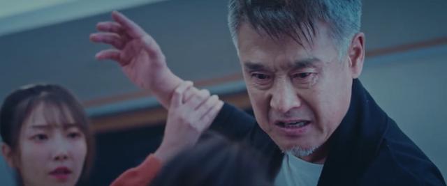 关于vr的动作电影（打着科幻旗号的爱情片）(24)