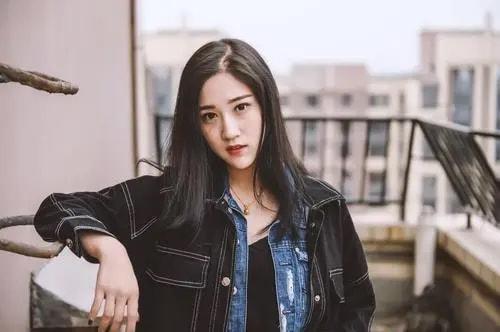 关于vr的动作电影（打着科幻旗号的爱情片）(17)