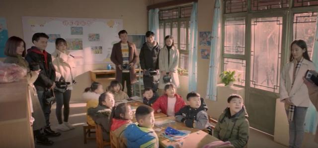 关于vr的动作电影（打着科幻旗号的爱情片）(37)