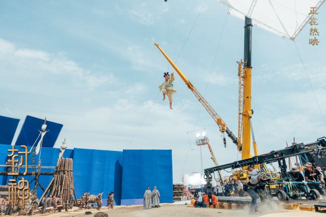 《封神第一部》特辑摄影团队齐心协力直面拍摄挑战