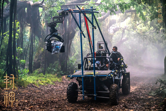 《封神第一部》特辑摄影团队齐心协力直面拍摄挑战