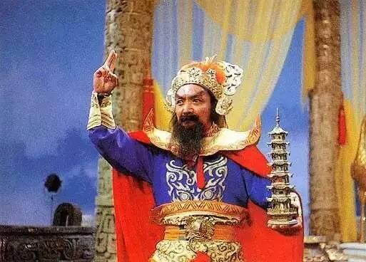 爱丽丝梦游仙境哪个版本好看（集齐三大套路可以召唤出一部爱丽丝梦游仙境）(9)