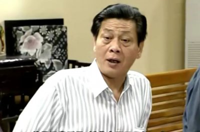 ​“康伯”去世没几天“阿耀”就带货，两天前痛哭悼念，遭网友指责