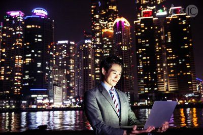 ​小说：田秘书长的老爷子是个在家修行的居士，金佛正是一件好礼物