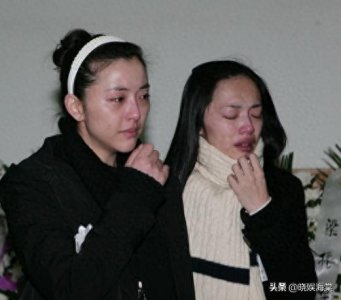 ​29岁女星因撞倒鱼缸，喉咙割破大出血去世，葬礼上姚晨痛哭成泪人