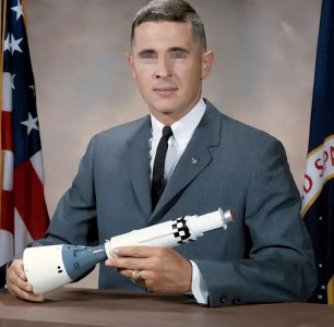 ​纪实：宇航员登月回地球后神志不清，死前坦言：人类不应踏足远方