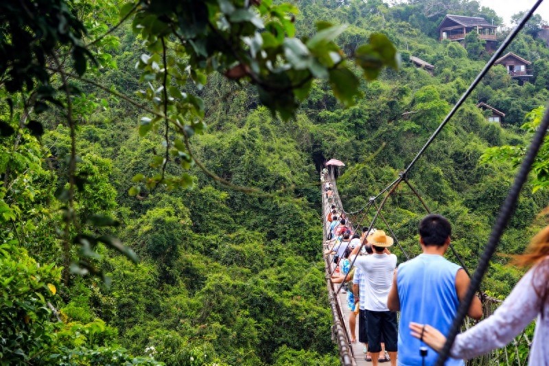 亚龙湾热带天堂森林公园,滨海山地生态观光兼生态度假型森林公园