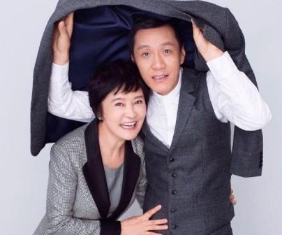 65岁梁丹妮跳6年芭蕾,小8岁的冯远征宠她26年,晒出舞照优雅美丽