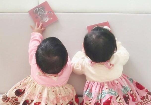 张杰春晚后台安慰小孩子,抱娃姿势太标准,真是一位合格奶爸!