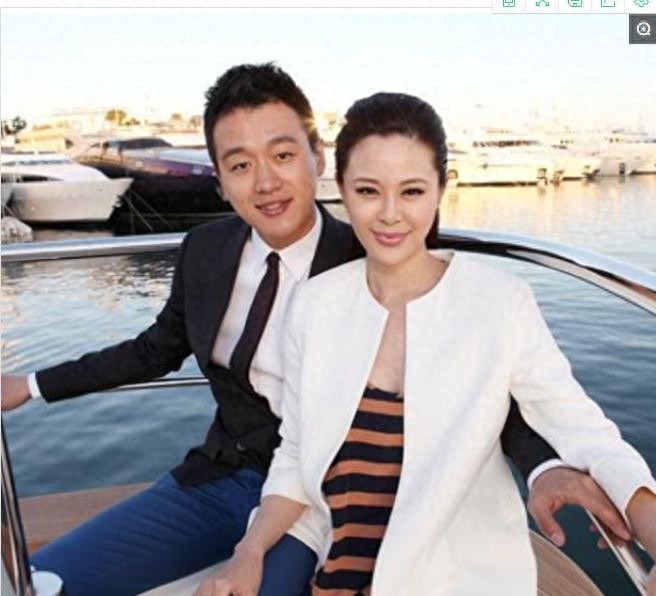 佟大为的老婆,关悦和于明加合影,网友直呼两人太像了