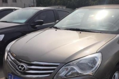 ​现代悦动后面为什么写着伊兰特