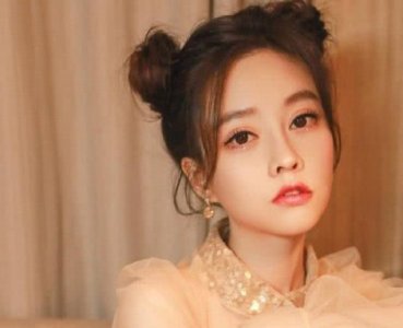 ​冯提莫到底有多高？穿15厘米的高跟鞋，还是比旁边嘉宾矮一头