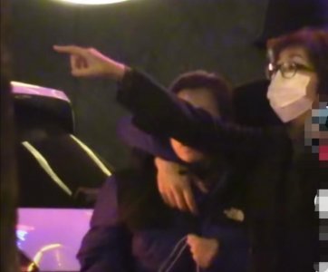 ​雷佳音出什么事了吗(37岁雷佳音当街搂美女疑出轨)