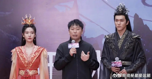 千朵桃花一世开开机妆造被网友质疑“太歹毒”