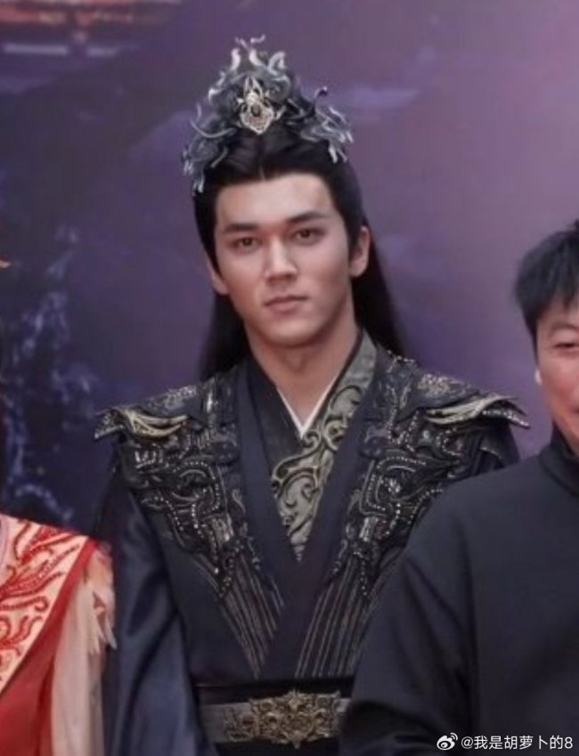 千朵桃花一世开开机妆造被网友质疑“太歹毒”