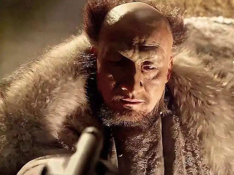 《悬崖之上》中的演技又绝了!倪大红,为何让人看一眼就不寒而栗