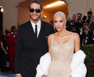 ​金·卡戴珊和皮特·戴维森分手 因工作忙聚少离多