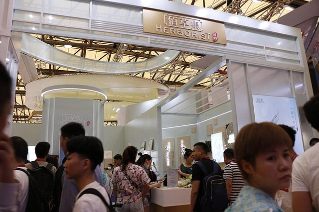 佰草集典萃玻尿酸水润安瓶面膜（直击CBE佰草集典萃推冻干面膜）(2)