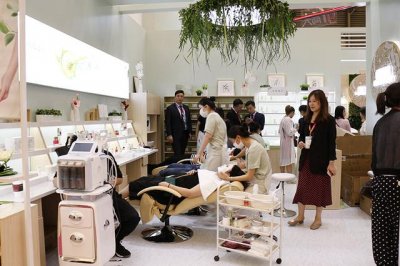 ​佰草集典萃玻尿酸水润安瓶面膜（直击CBE佰草集典萃推冻干面膜）