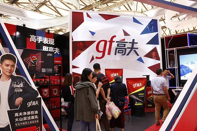 佰草集典萃玻尿酸水润安瓶面膜（直击CBE佰草集典萃推冻干面膜）(5)