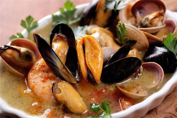 海鲜汤腥味怎么去除 海鲜汤里面放什么调料