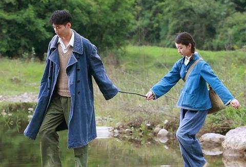 和女孩子约会牵手技巧，抓住时机才能抓住爱情0