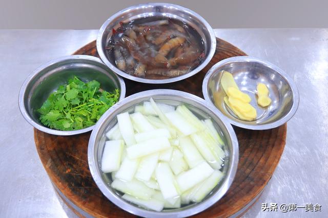 冬瓜虾仁汤的正宗做法大全（在家就能做虾仁冬瓜汤）(2)