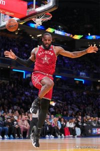 ​詹姆斯在湖人的全明星票王次数是队史第一！超过科比！