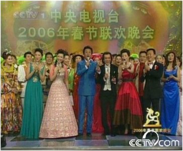 ​春晚在即，盘点十年春晚主持阵容，还是原来的人马