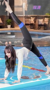 ​美人图｜二十位女明星，紧身瑜伽裤写真