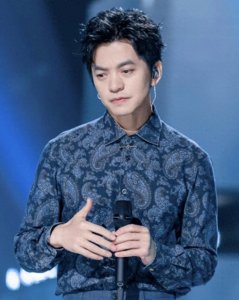 ​李健：演《狂飙》爆红，和初恋一见钟情，藏了26年的妻子是她