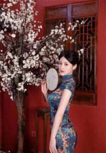 ​古典韵味，性感绽放：旗袍美女写真，优雅大方扣人心弦！