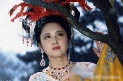 ​68岁“中国第一美女”近照曝光，美貌依旧惊艳时光！